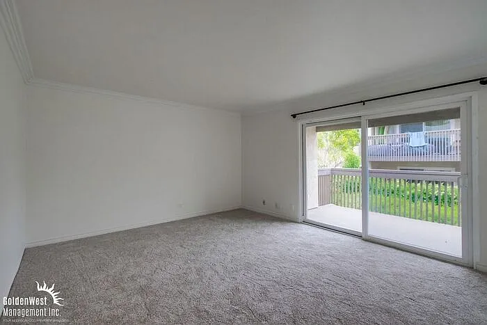 2 bed, 2.0 bath, 978 sqft, $2,995 — Photo 2