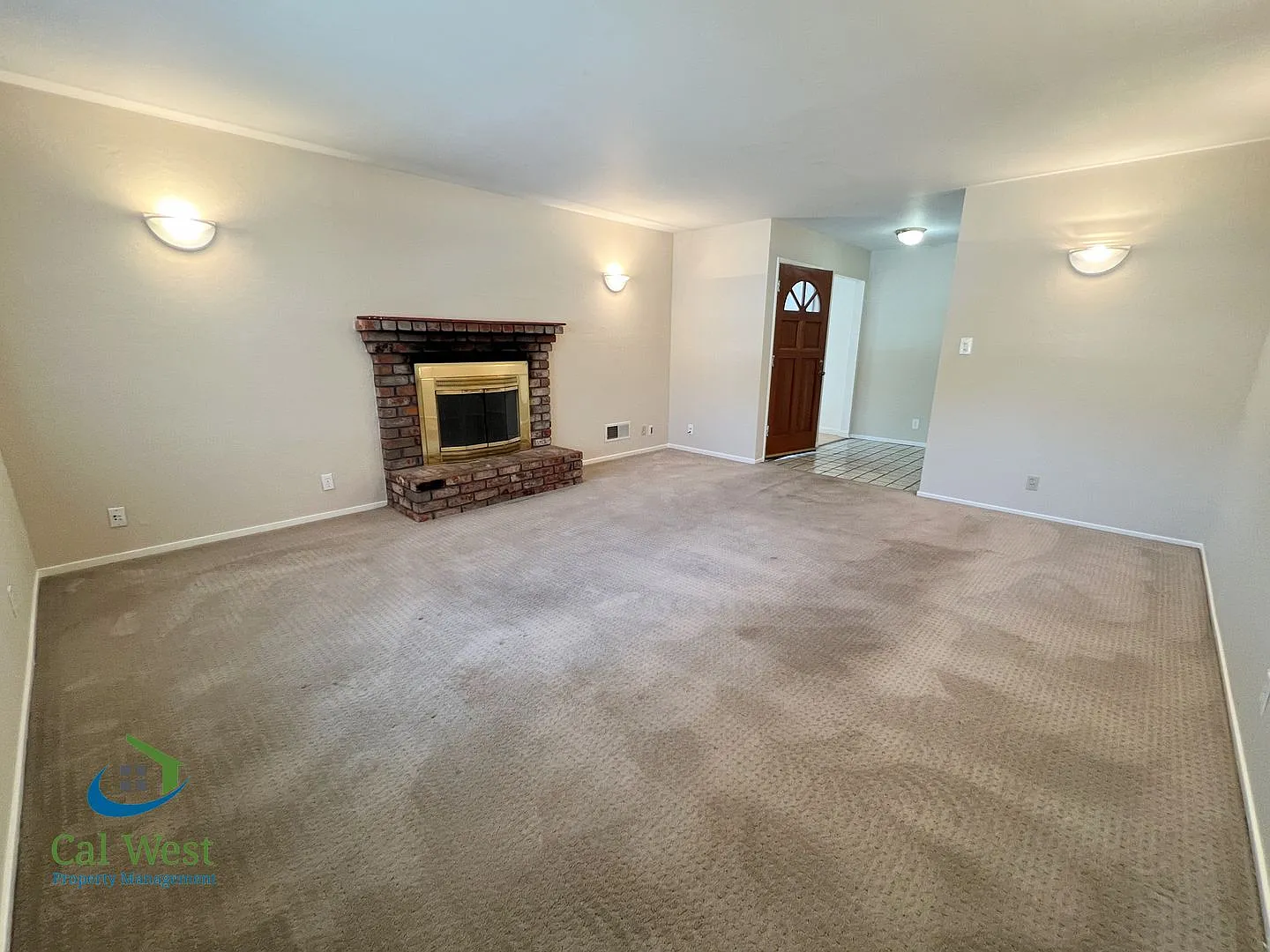 $3595 - 2 Bed/1.5 Bath Duplex in Santa Clara w/ Attached Garage — Photo 3