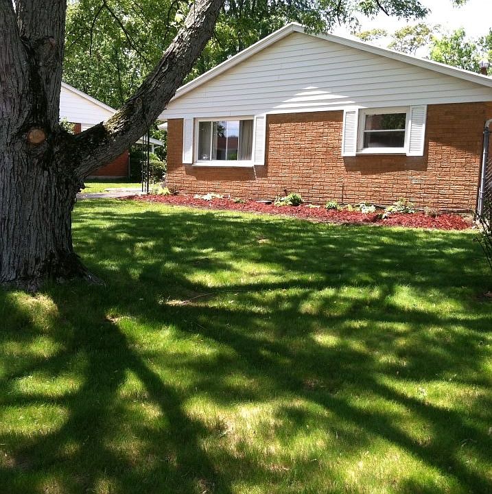 2nd image of 3999 Raymond Dr