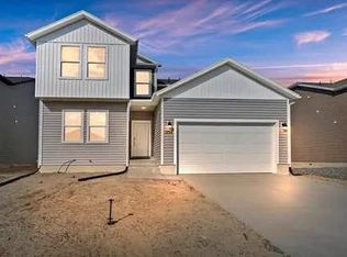 1574 E Pheasant Rd #211, Eagle Mountain, UT 84005