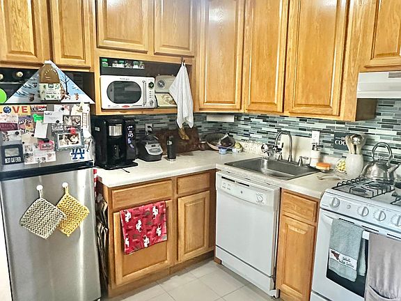 3rd image of 422 E 10th St #6F*