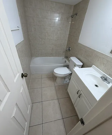 NW 38th Dr — Photo 18