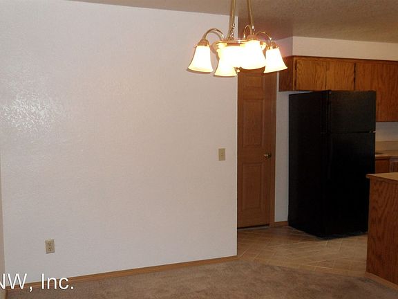 5th image of 20707 Locust Way