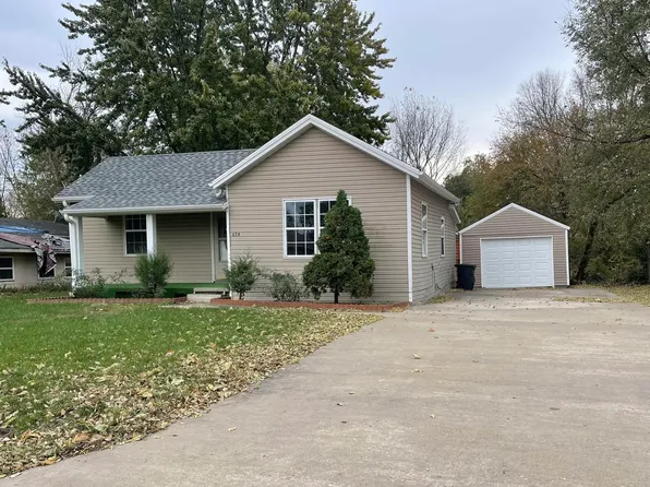 674 W Morgan St, Marshall, MO 65340