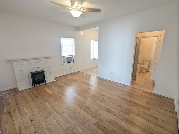 4th image of 5337 Monroe St #3