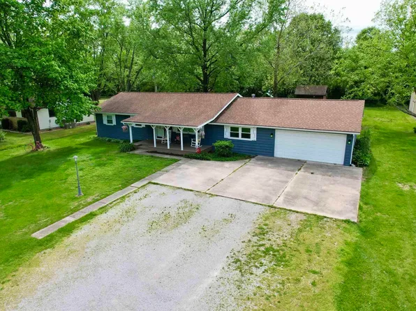 4265 Radio Tower Rd, Salem, IL 62881