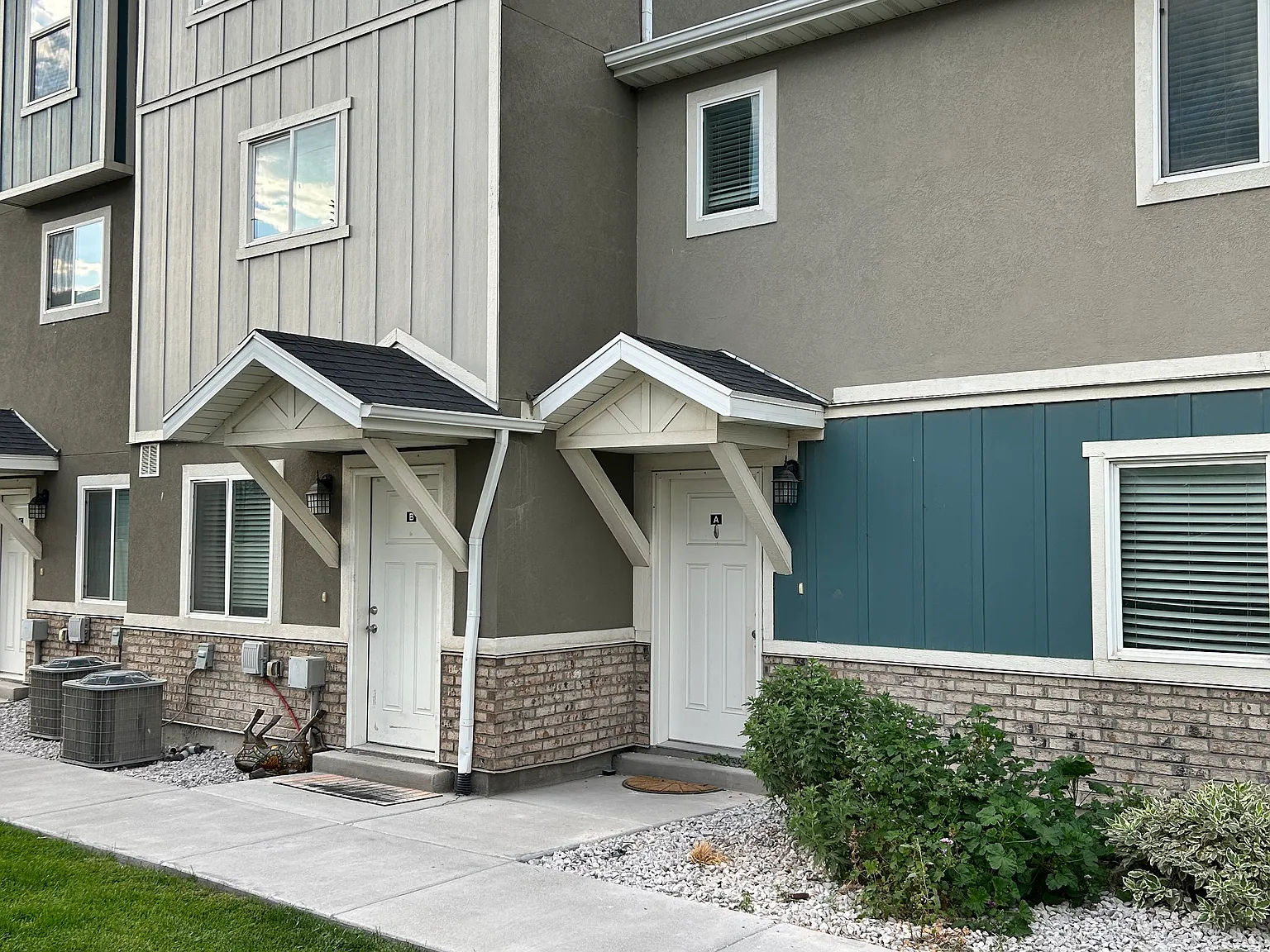 3 bed, 1700 sqft, $1,700 — Photo 2