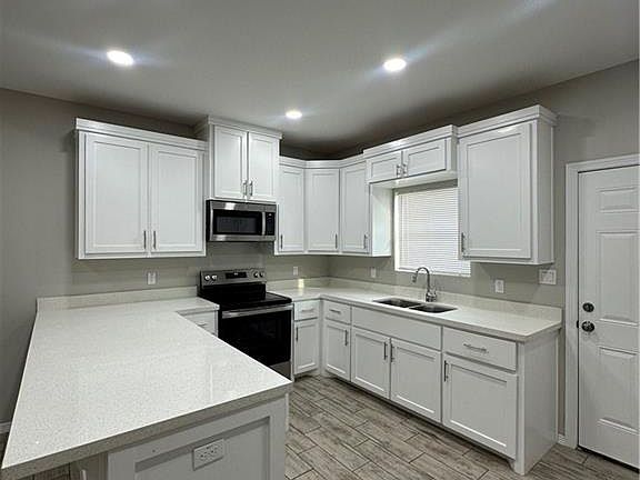 5th image of 1603 Playa Dr #3