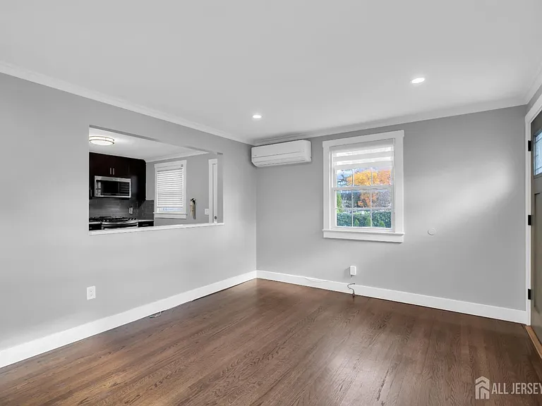 20 Burnet St — Photo 9