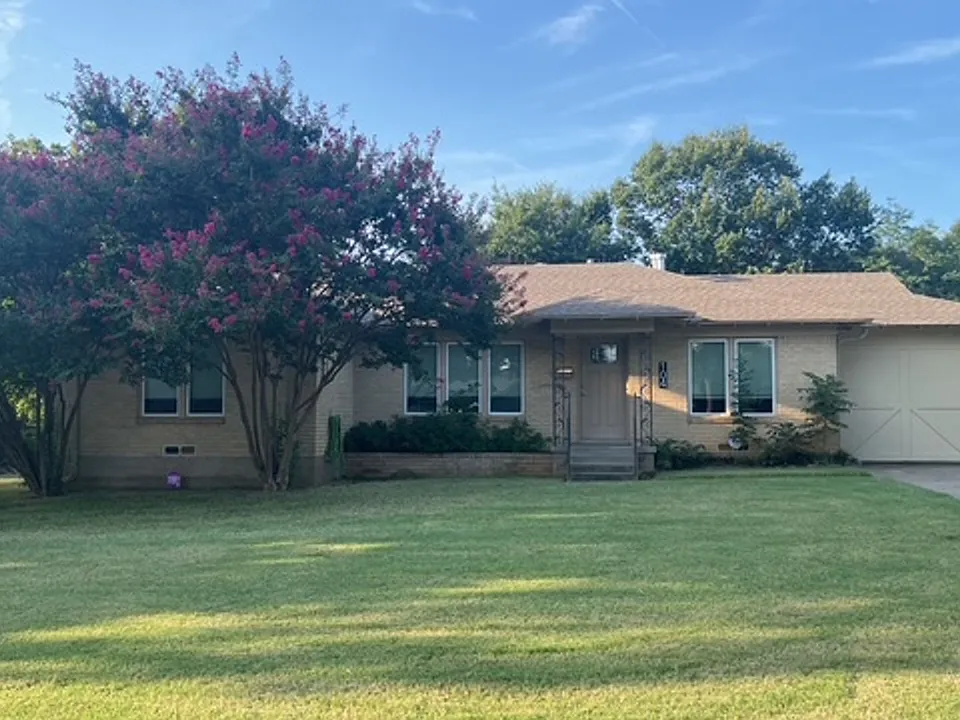 104 Varsity Cir