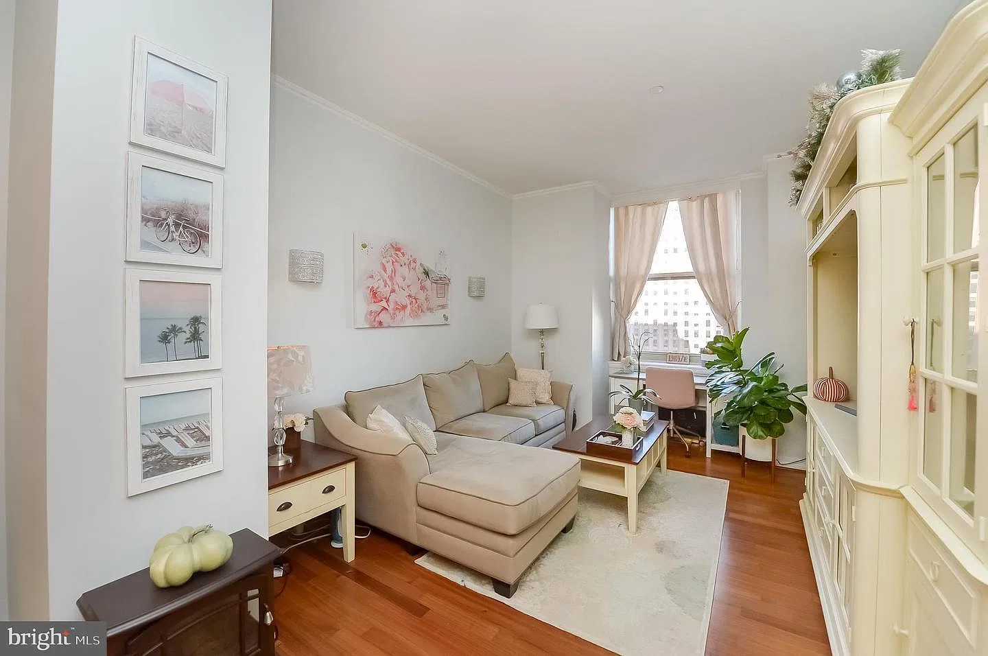 1 bed, 799 sqft, $2,300 — Photo 2