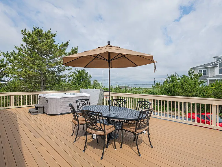 826 Dune Rd — Photo 7