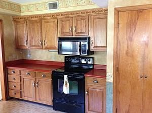 4th image of 411 Parkington Dr