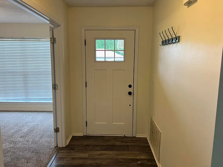 5 Neptune Dr — Photo 5