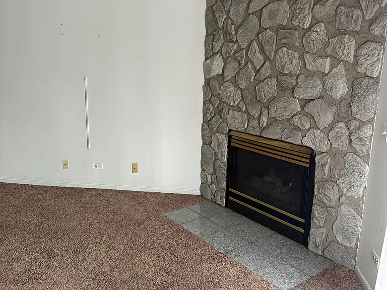 375 Woodridge Cir #375A — Photo 3