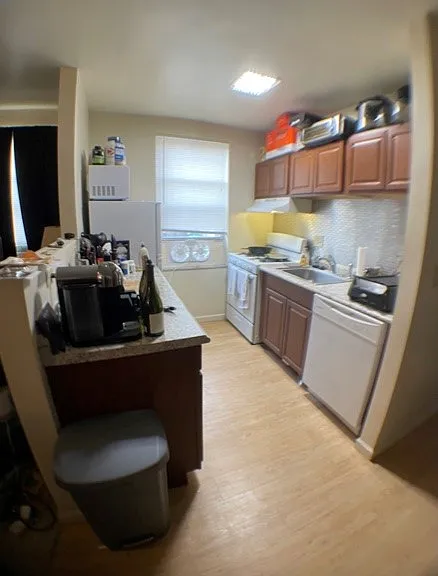 370 S Highland Ave #8 — Photo 2
