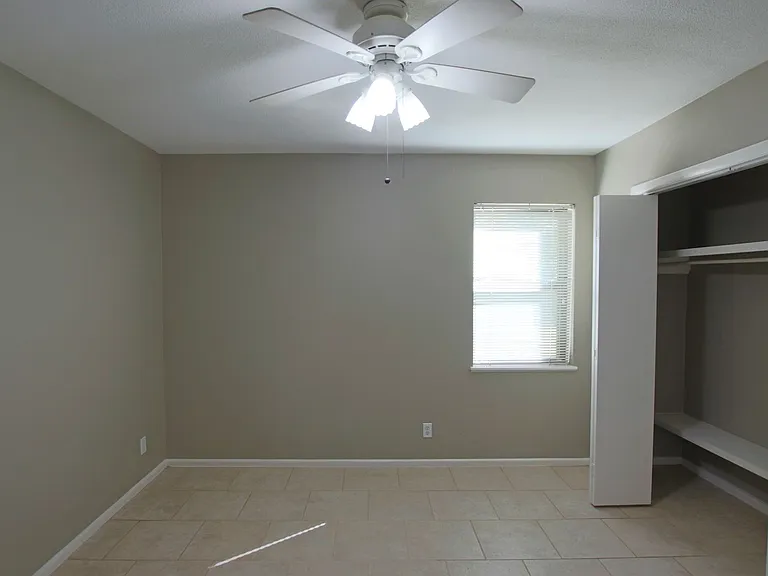 2725 Amy Ln — Photo 16