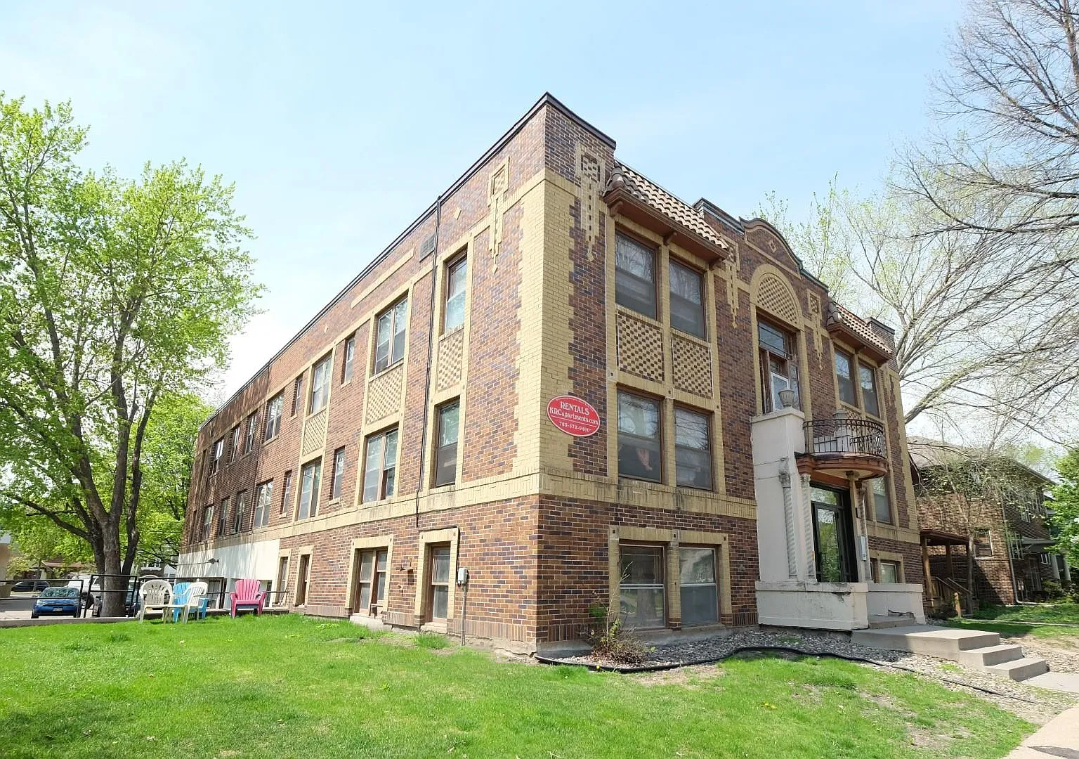 3220 Garfield Avenue — Photo 1