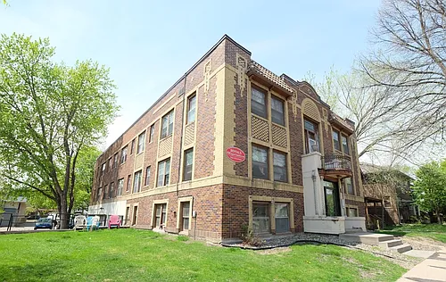 3220 Garfield Avenue Photo 1