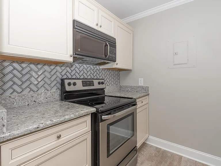 18823 Vineyard Point Ln #3 — Photo 8
