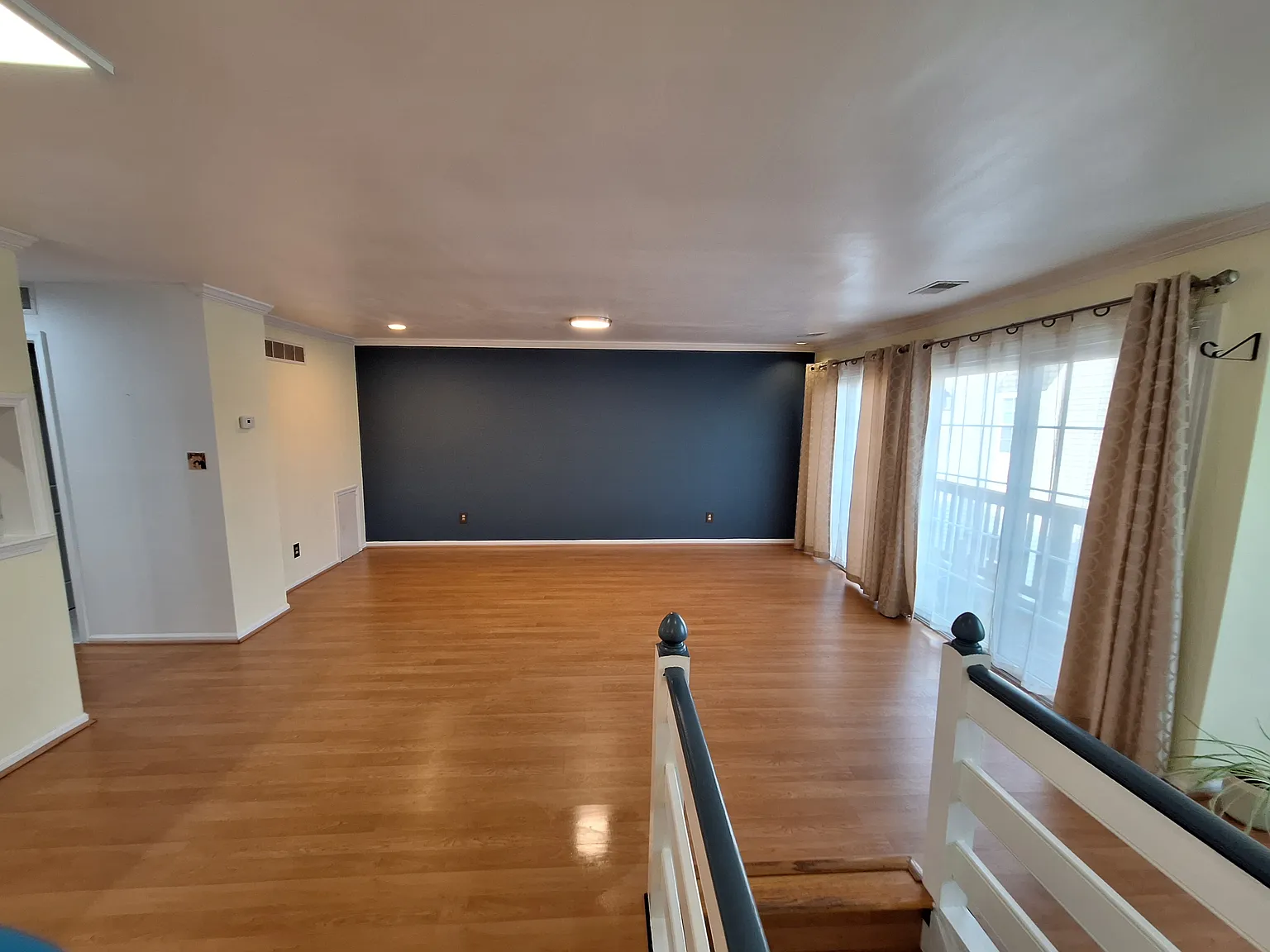 131 Wendover Dr — Photo 2