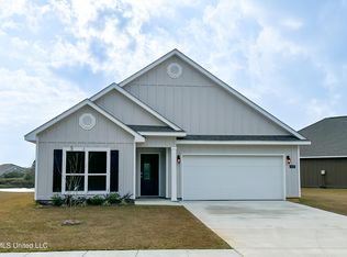 7757 Coral Ln, Ocean Springs, MS 39564