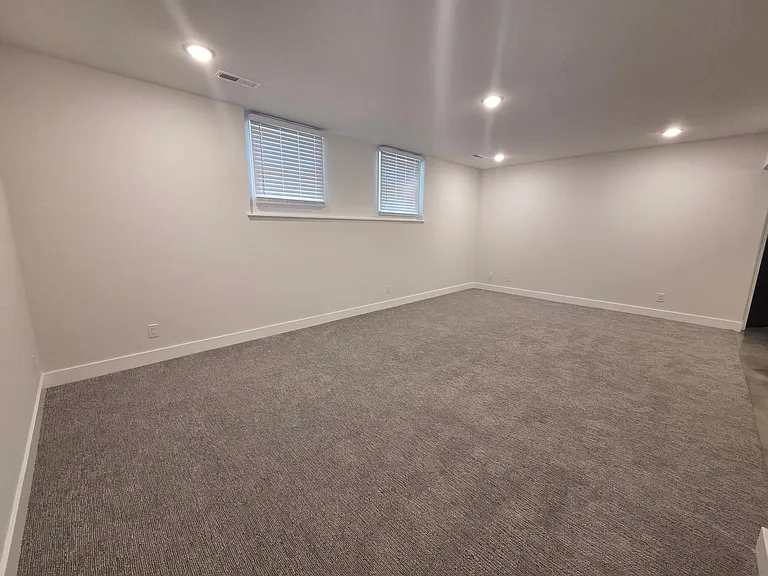 2301 Grant Ln — Photo 49