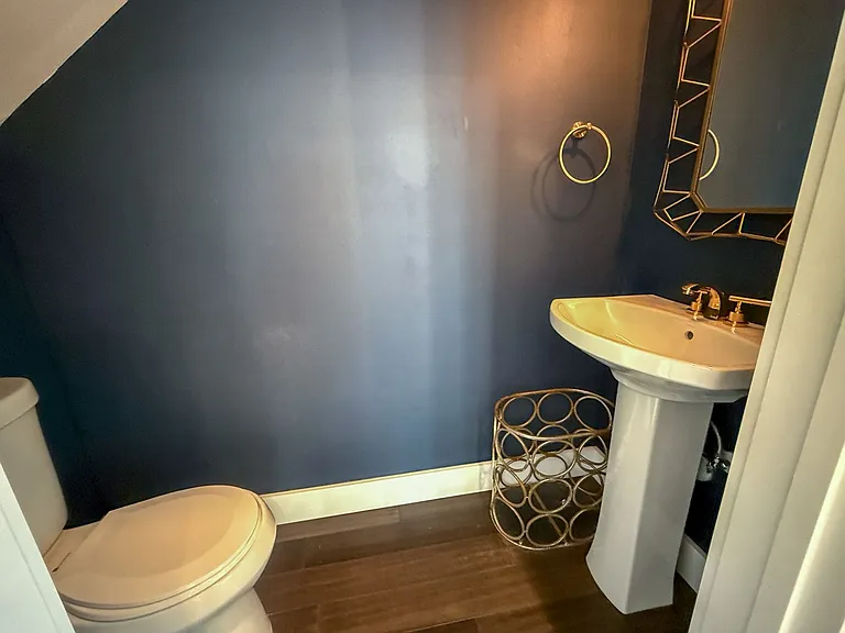 517 W Wright St — Photo 11