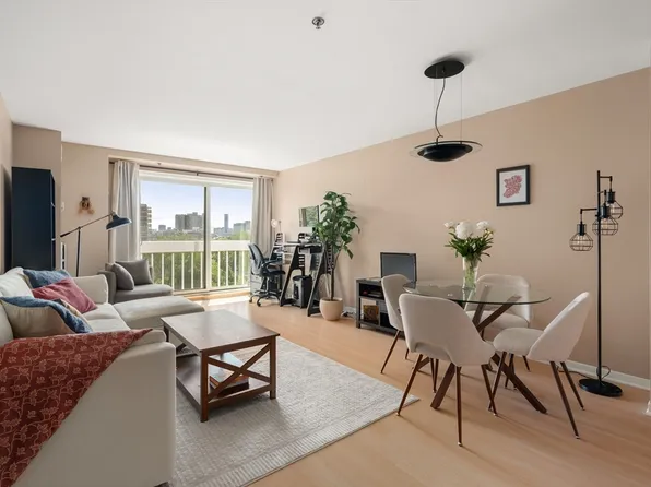 950 Massachusetts Ave APT 514, Cambridge, MA 02139