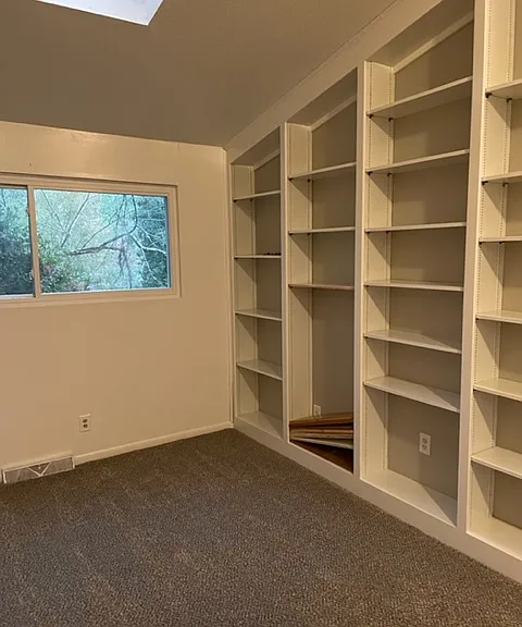 210 Charleston Ave — Photo 8