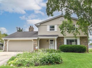 W174N8492 Schneider Dr, Menomonee Falls, WI 53051