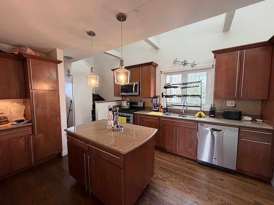 1st image of 322 Mountain Ave APT 2