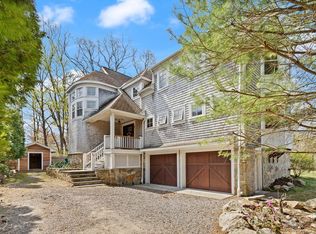 28 Boathouse Ln, Dedham, MA 02026