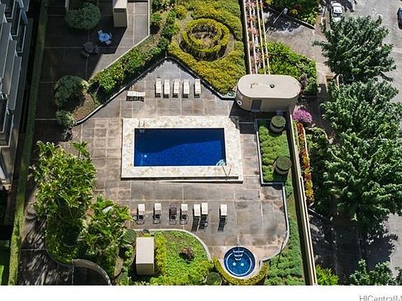 swimming pool & jacuzzi