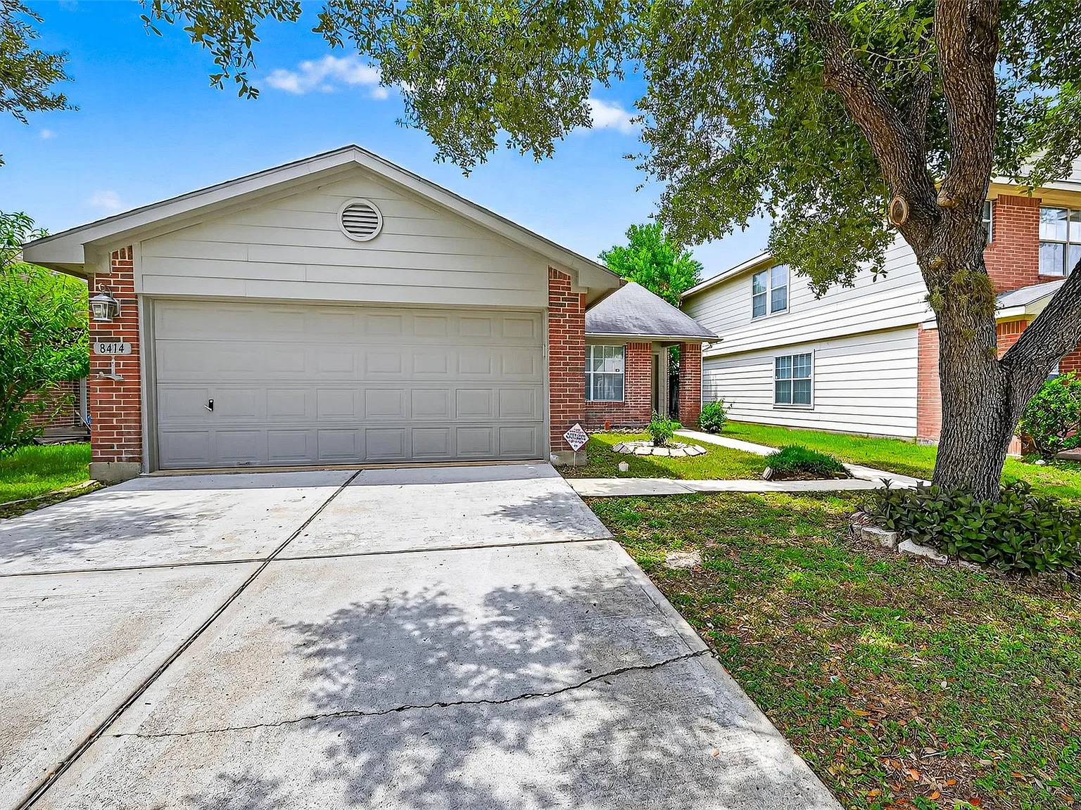 3 bed, 2.0 bath, 1575 sqft, $1,950 — Photo 3