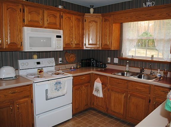 3rd image of 1113 Brandon Dr