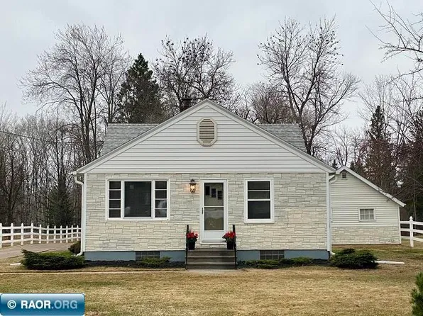 1906 E 41st St, Hibbing, MN 55746