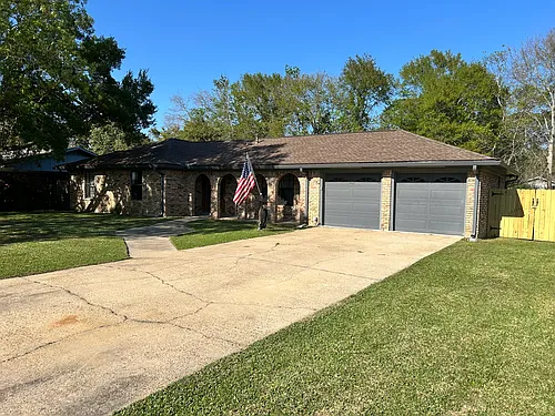 1216 Londonderry Ln Photo 1