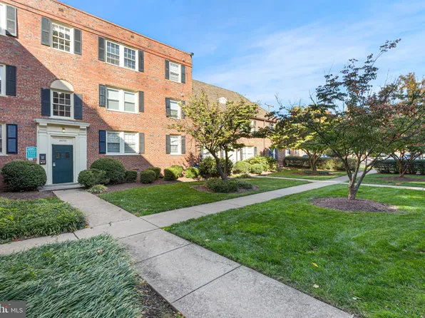 2055 38th St SE APT 301, Washington, DC 20020