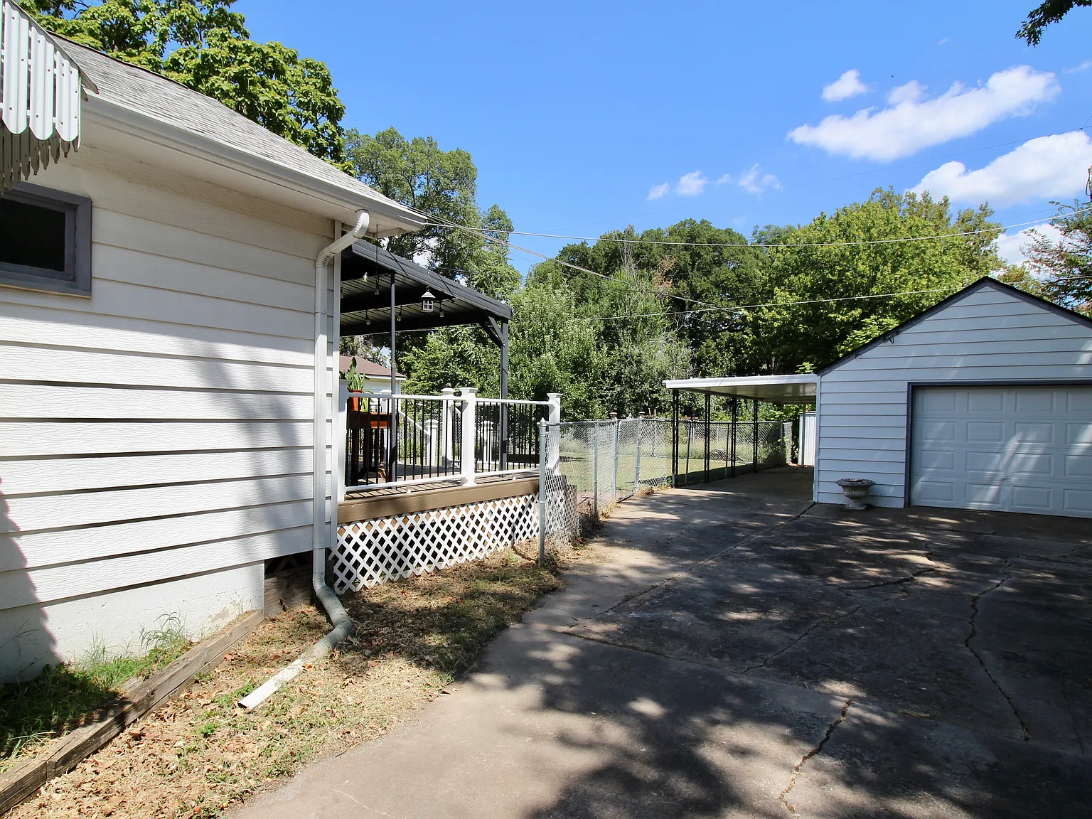 2 bed, 1.5 bath, 1148 sqft, $1,850 — Photo 2