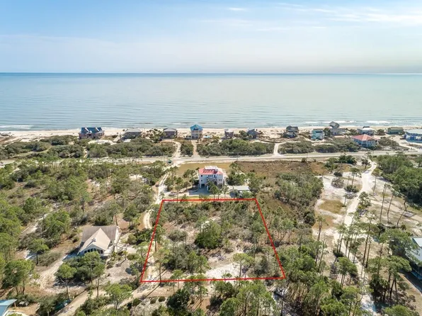 1523 E Gulf Beach Dr, Eastpoint, FL 32328