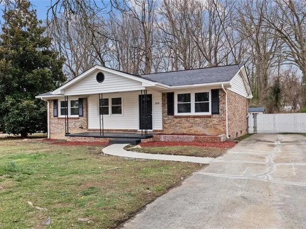 3909 Kipling Dr, Greensboro, NC 27407