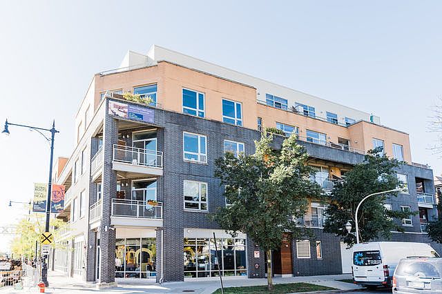 1st image of 3201 W Leland Ave #28