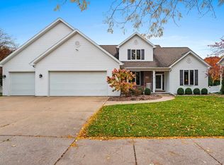 4108 N Wedgewood Dr, Appleton, WI 54913