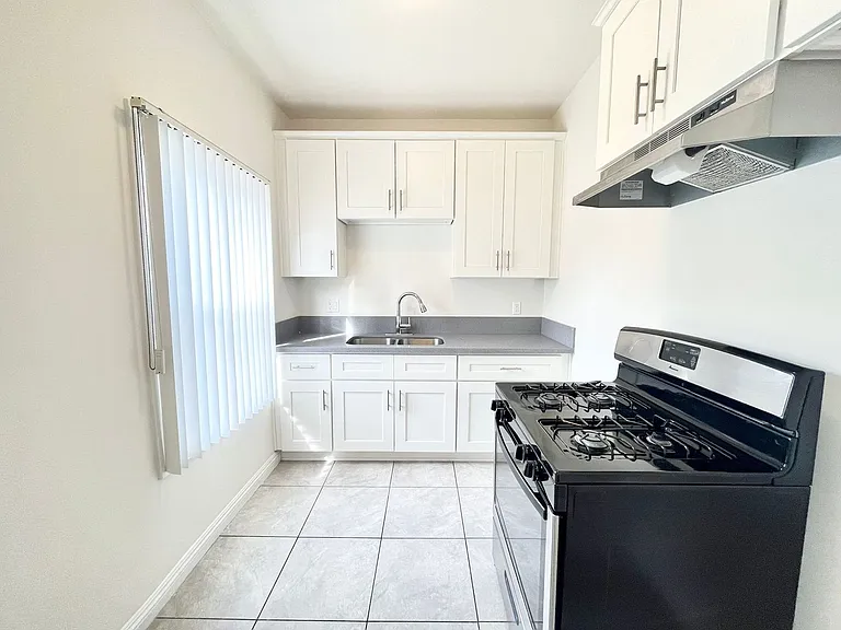 415 S. Westlake Avenue — Photo 3