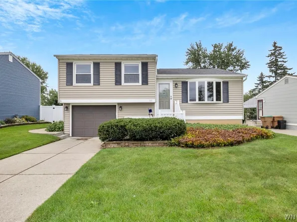 35 Autumnwood Dr, Cheektowaga, NY 14227
