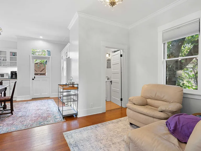 402 E Valerio St — Photo 13