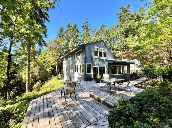 130 Lawnhill Dr, Saltspring Island, BC V8K 1M9