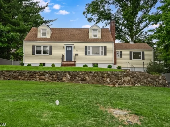 27 Dogwood Rd, Morris Plains Boro, NJ 07950
