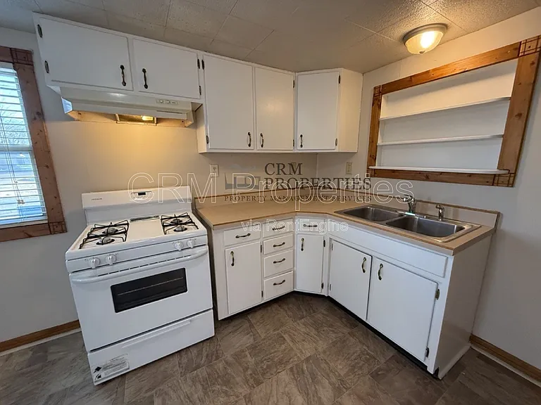 2324 N Buckeye St — Photo 8